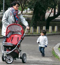 Остаряваме бавно, неусетно почти