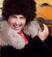 Актьорът, който ни радва с песните си