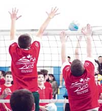 Волейболът печели приятели