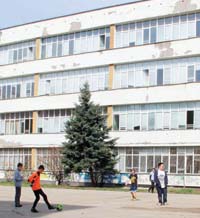 „Лозенец“ реновира училищни дворове