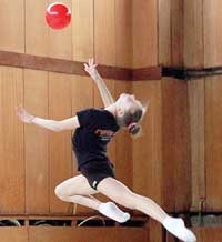 Големият помага на малкия