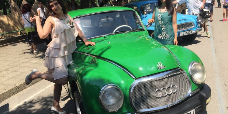 Професионалната гимназия по облекло „Недка Иван Лазарова“ – Русе: Подготвяни за бъдещето