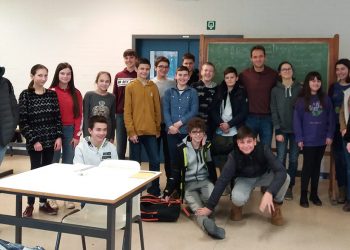 Седмокласници в Брюксел  приемат своя конституция