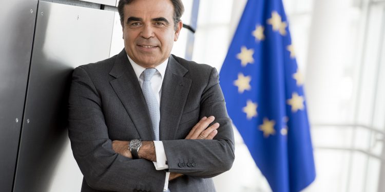 Специално за вестник „Аз-буки“ от ЕК: Европа се нуждае от революция  в уменията и моментът е сега