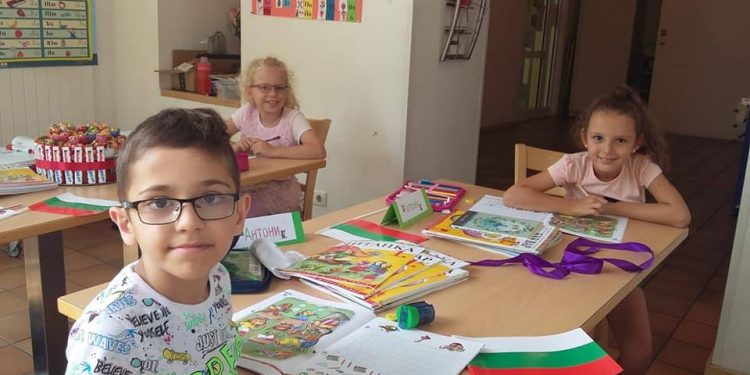 Удари първият звънец в Германия