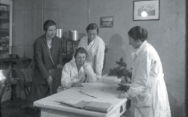 Наши учени – имена в ядрената физика*