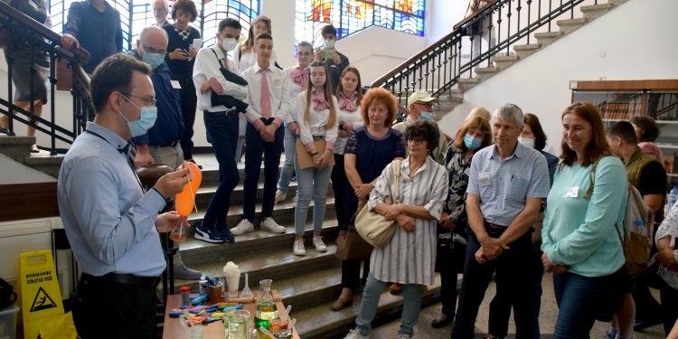 Две торби със знание и любопитство