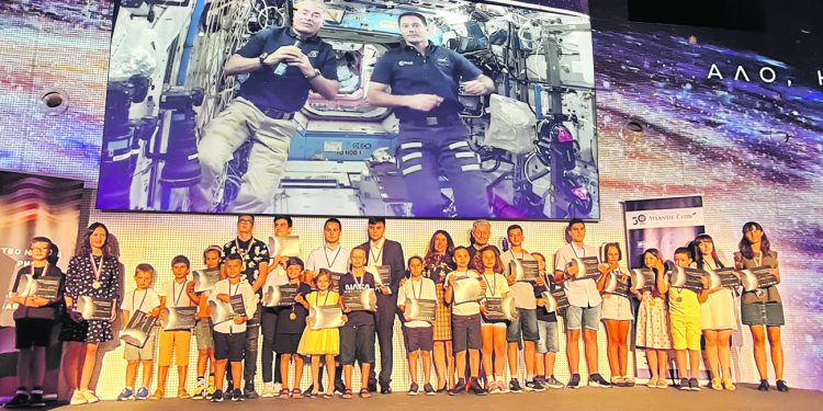 Снасят ли кокошките яйца в Космоса