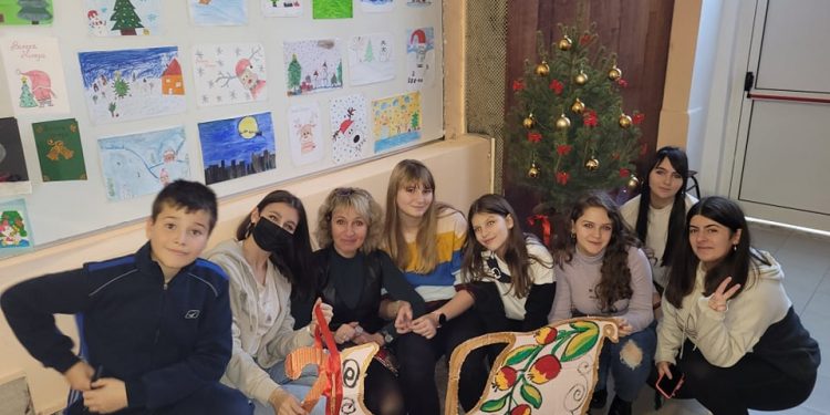 Заниманията по интереси и учебните предмети