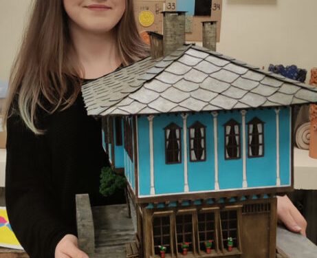 Гимназията, която обучава брокери на имоти