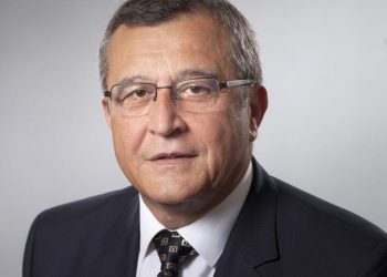 Образованието остава над политиката