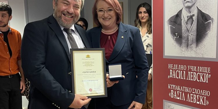 Отличиие за роден лектор в Атинския университет