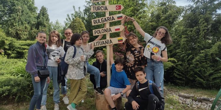 Училището с планетариум