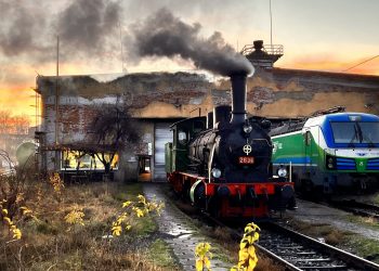 Парен локомотив вместо коледна шейна