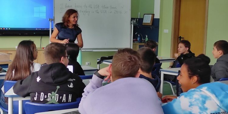 Известни бургазлии стават гост-учители