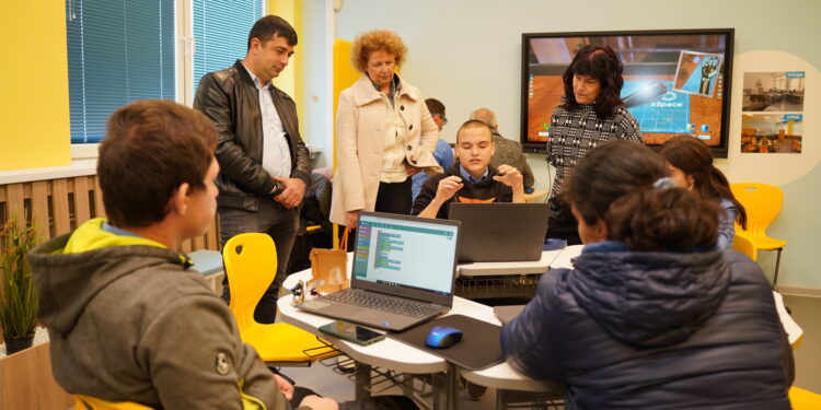 Да вградиш мечтите си в школо