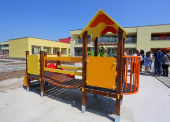 Правителството одобри 37 075 974 лева за изграждане и ремонт на училища и детски градини, физкултурни салони и спортни площадки. Осигурява се финансиране и за цялостно обновяване на студентски общежития.