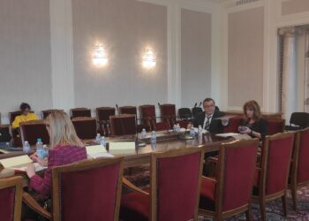 Има пари за образователни медиатори