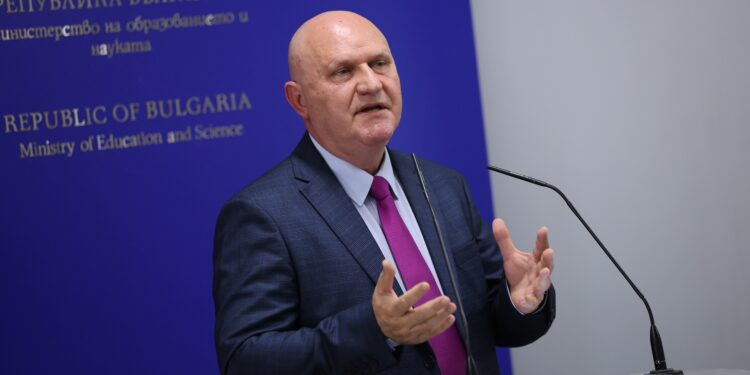 Снимка на министър Галин Цоков