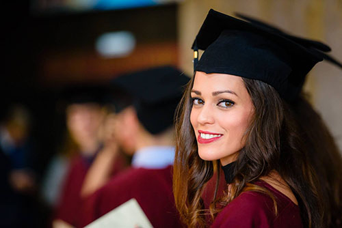 Диаспората – с улеснен достъп до университети