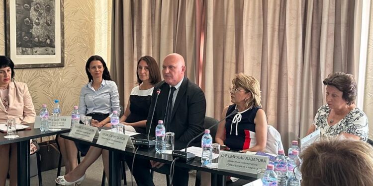 Диалогът за промени продължава