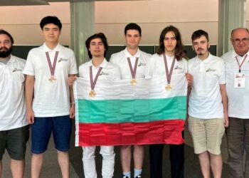 Четири отличия за олимпийците по физика