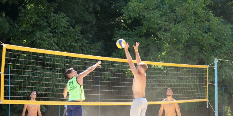 600 студенти участват в „Летен университет“