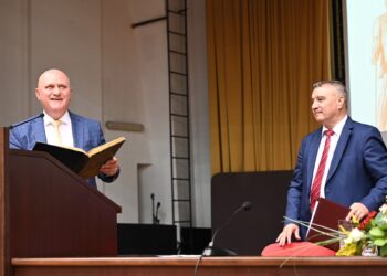 На добър час, студенти!