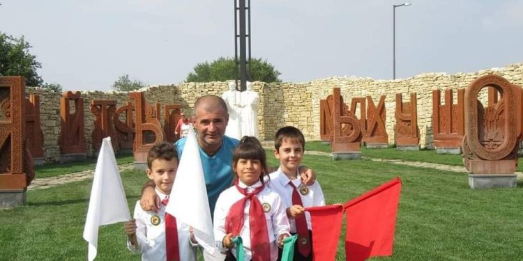 Карен Алексанян, създател на Двора на кирилицата: За мен най-благородна е учителската професия