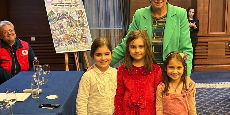 Зам.-министър Лазарова награди „посланици на здравето“