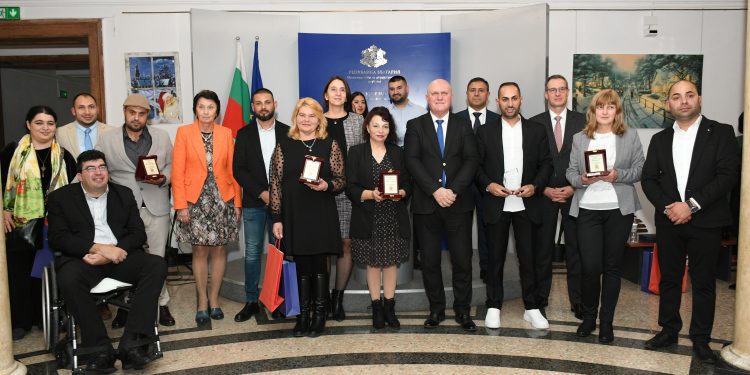 За първи път медиаторите са част от колективния трудов договор в образованието