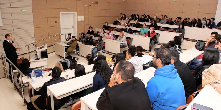 Нов механизъм за университетските заплати