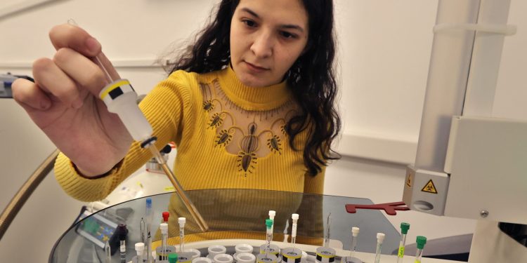 Медът е най-лесен за фалшифициране