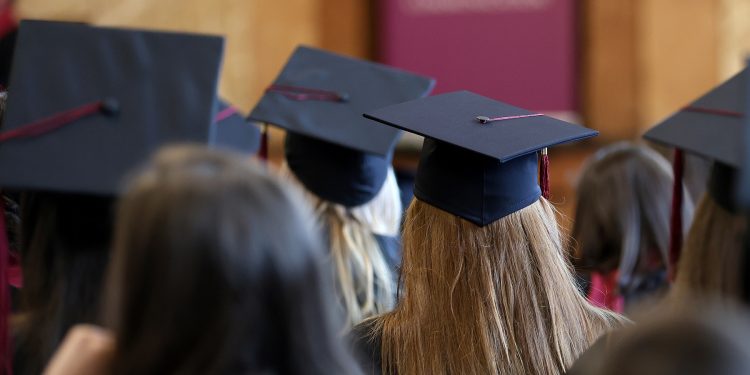 Висшите училища с 45 нови специалности