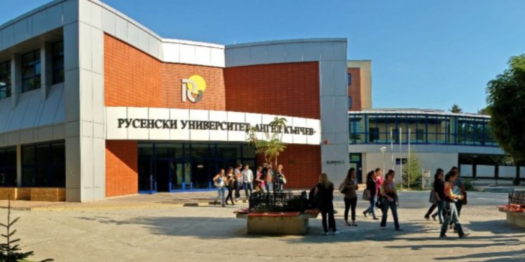Русенският ще обучава в седем направления в Тараклия
