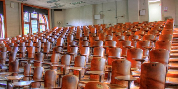 Висшите училища с 45 нови специалности