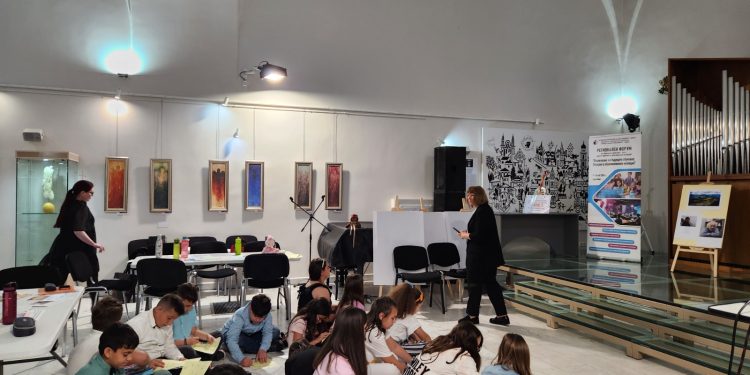 Над 450 учители и ученици представиха иновативни уроци на форум в Ямбол