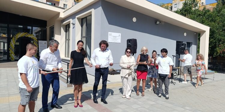 Зам.-министър Наталия Митева откри нов Център за интегрирани услуги в Пловдив