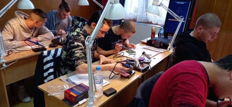 Нов списък със 193 професии утвърди МОН