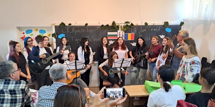 Шопска китка представи България в Тулча