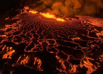 Открита е екзопланета с вулканична повърхност