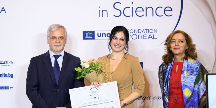 Д-р инж. Димитрия Михайлова по време на церемонията на „Жените в науката“ за 2024 г.
