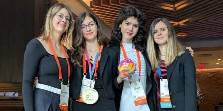 Българска ученичка завоюва първа награда за физика и астрономия в САЩ (ОБНОВЕНА)