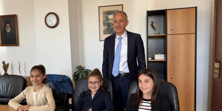 Третокласници написаха книга за доброто