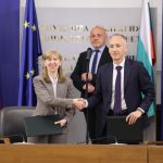 Световната банка ще подпомага България за по-ефективното използване на информационните ресурси в образованието. Това става по силата на подписаното от министъра на образованието и науката Красимир Вълчев и вицепрезидента на международната институция за Европа и Централна Азия Антонела Басани споразумение „Укрепване на изготвянето и използването на данни за по-добри резултати от обучението в България“