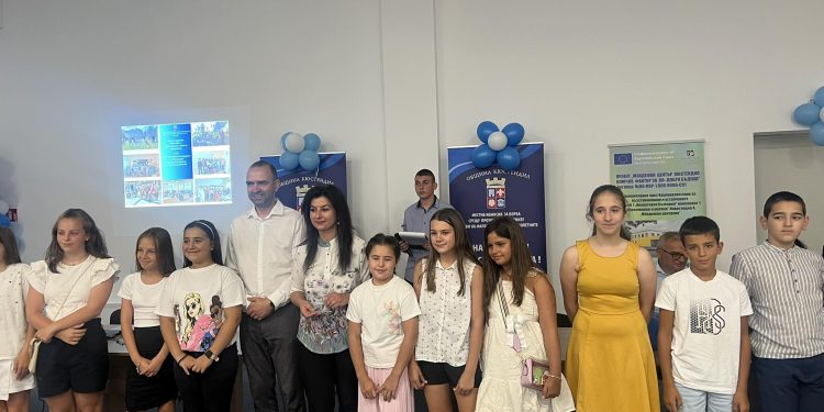 Награди за ученик и клас на годината в Кюстендил