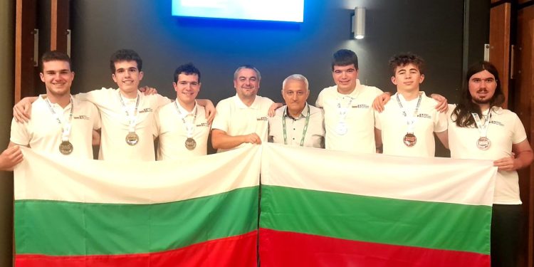 Българските ученици завоюват 6 медала на Международна олимпиада по математика