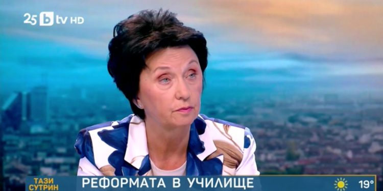 Във всички училища в България новата учебна година ще бъде открита и ще започне нормално. В 167 училища продължават ремонтни дейности