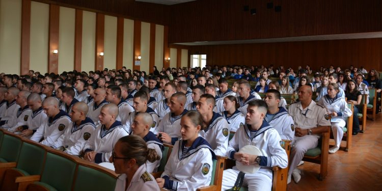 Висшето военноморско училище откри новата учебна година с повече специалности и студенти