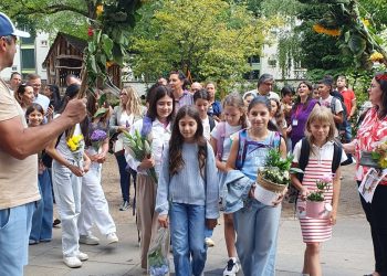 Снимка на броя: БУ „Аз Буки Веди“ в Кьолн откри учебната година